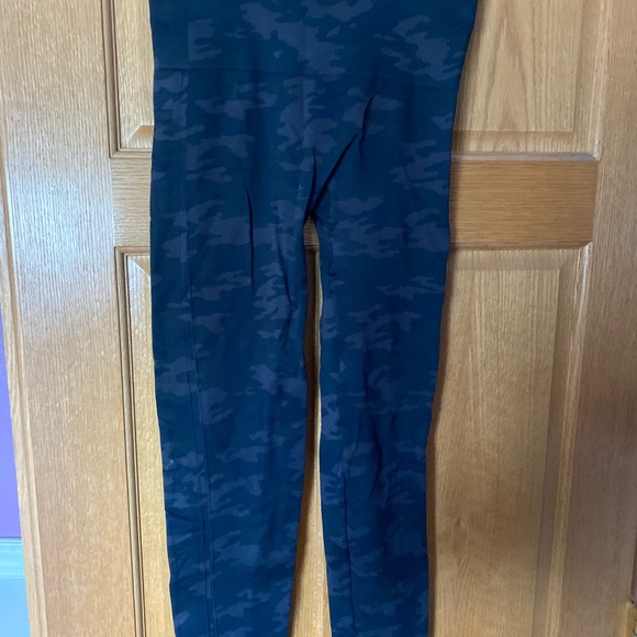 Spanx Camo Leggings - Picture 2 of 4